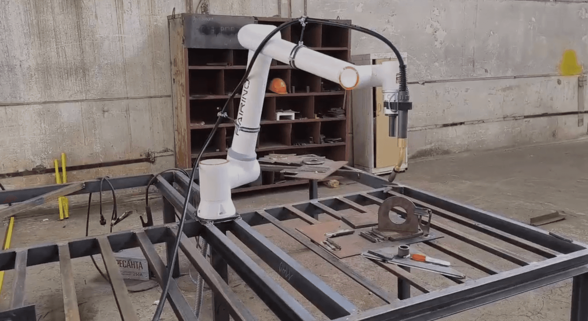 https://a.storyblok.com/f/298593/1908x1041/ef037ad729/fr10-welding.png